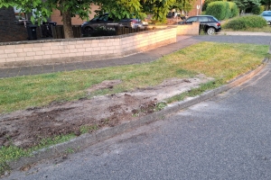 LKW Spur, Grünfläche Eldernstraße beseitigt 16.06.2025